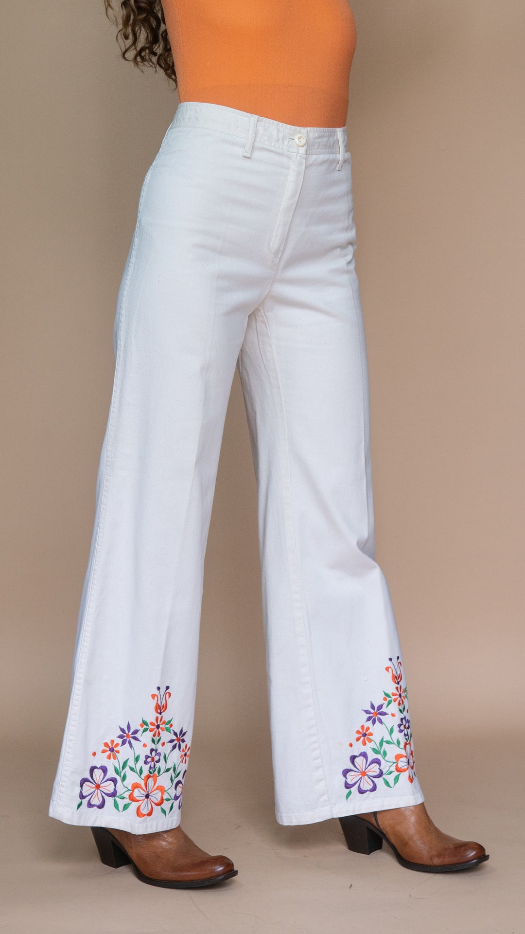 '70s WHITE FLORAL FLARES - Size S