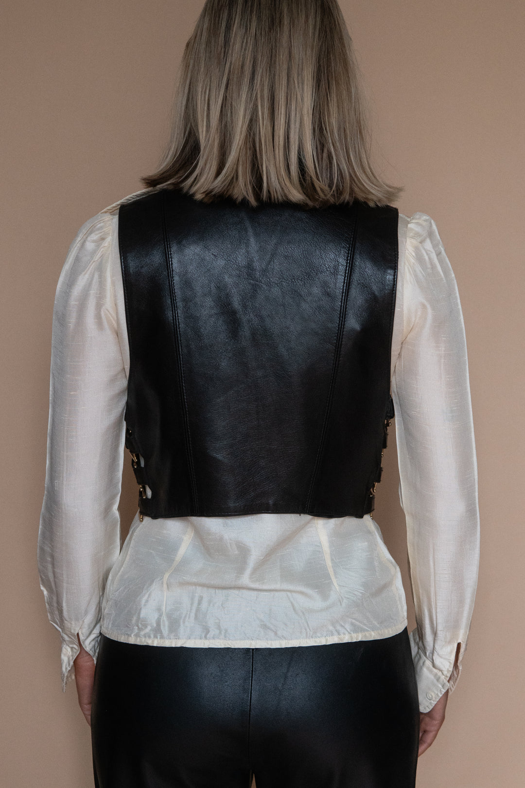 ‘80s BLACK LEATHER WAISTCOAT - Size M