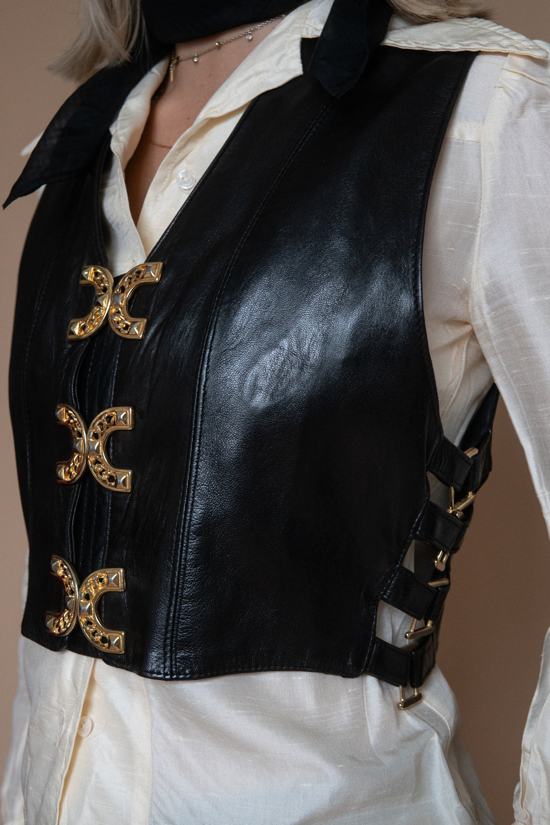 ‘80s BLACK LEATHER WAISTCOAT - Size M